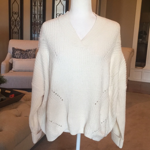 Sioni Pointelle V-Neck Sweater in Ivory - Picture 2 of 16